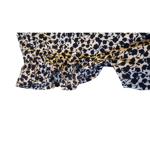 Monteau Los Angeles Blue White Floral Faux Wrap V-Neck Top Short Sleeve Size M - Picture 8 of 14